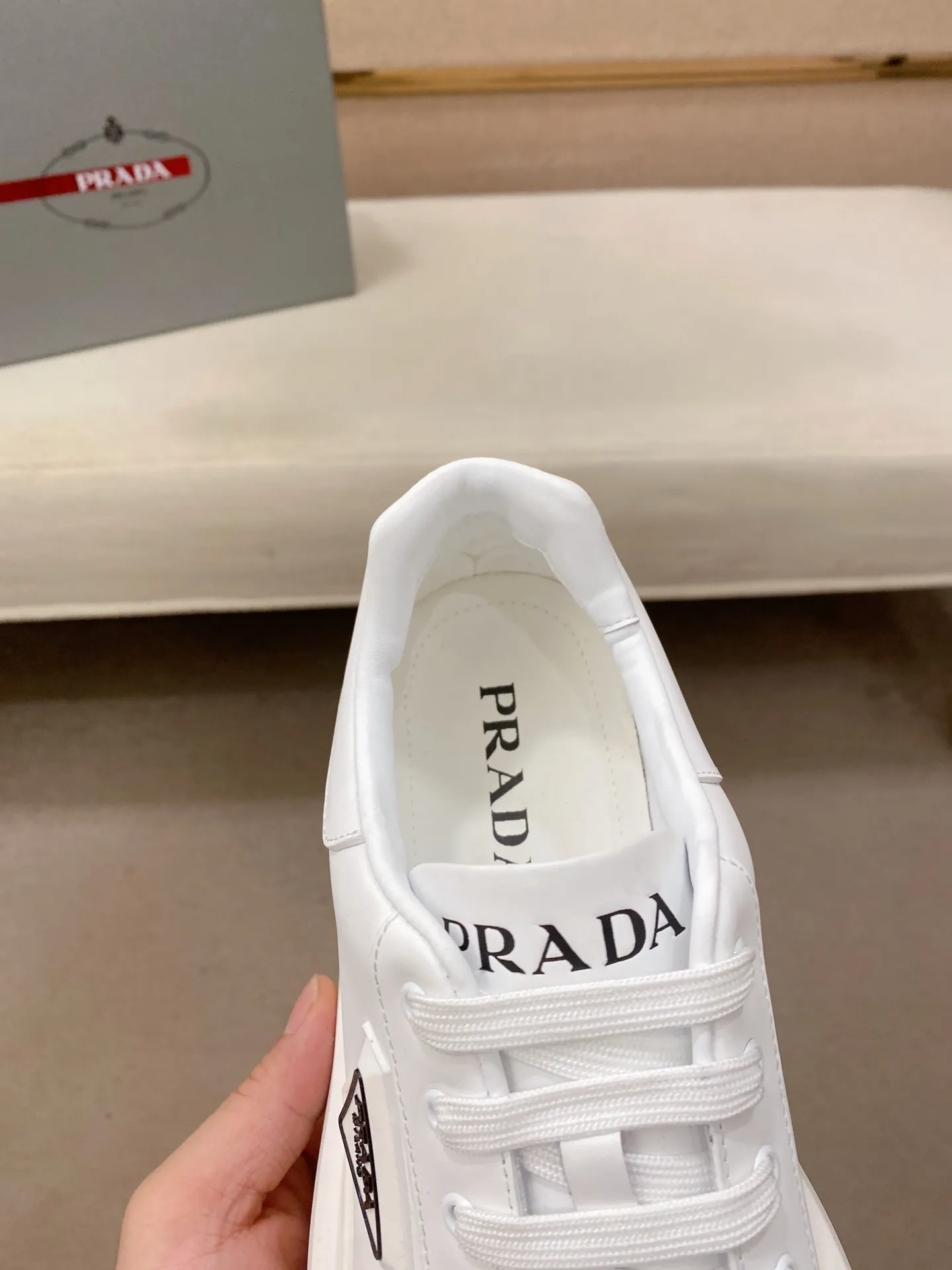 Men's shoes 💰 580💰 ✔️✔️✔️High version High-quality new PRADA (Prada) counters are launched simultaneously, new men's shoes, 😘fabrics are selected from first-layer cowhide fabrics. Lining: Imported cowhide leather lining. 👍🏿High-end☄️Open-molded non-slip rubber outsole, exquisite lines, simple and elegant, comfortable and high-end for leisure travel. Code number: 38 to 45